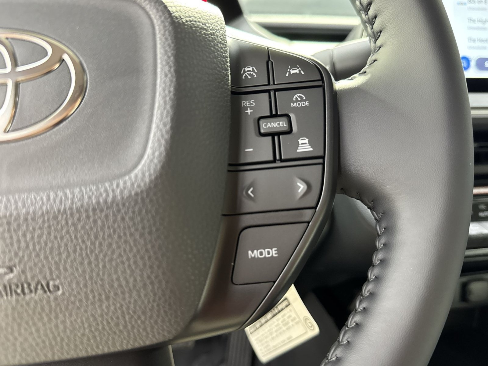 New 2027 Toyota Prius LE FWD image 40