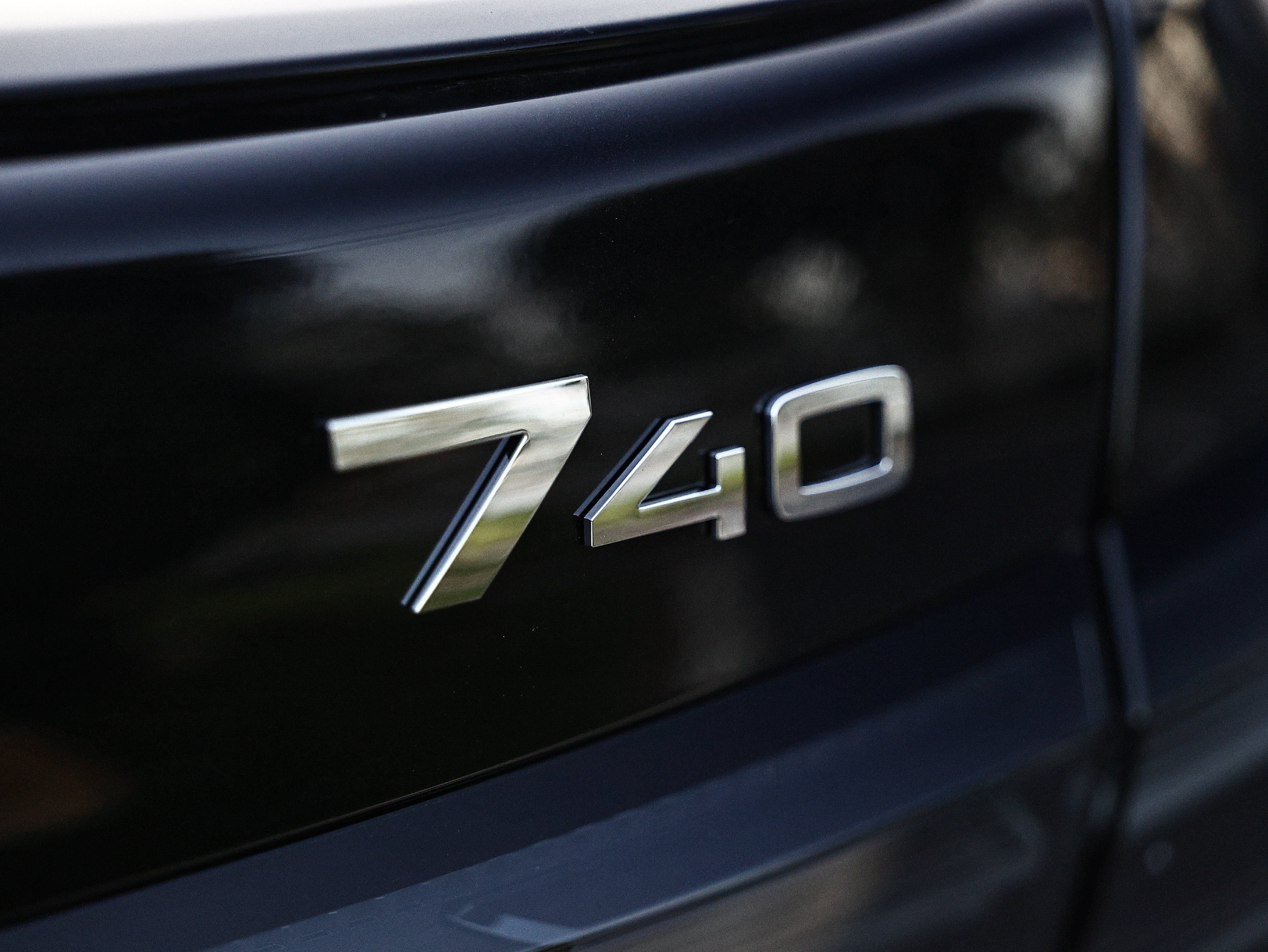 New 2027 BMW 740i w/ Executive Package RWD image 11