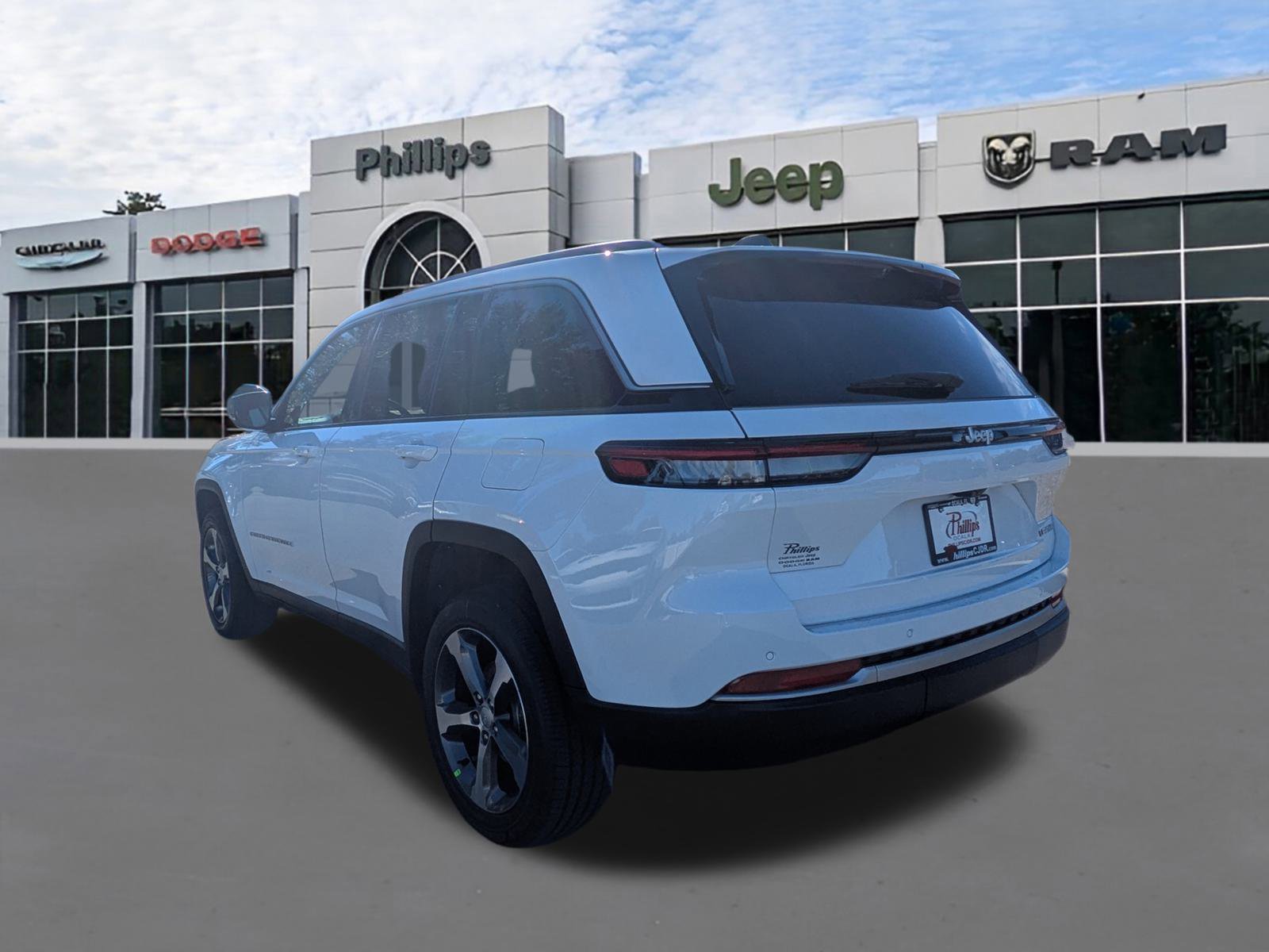 New 2026 Jeep Grand Cherokee Limited w/ Luxury Tech Group II image 6