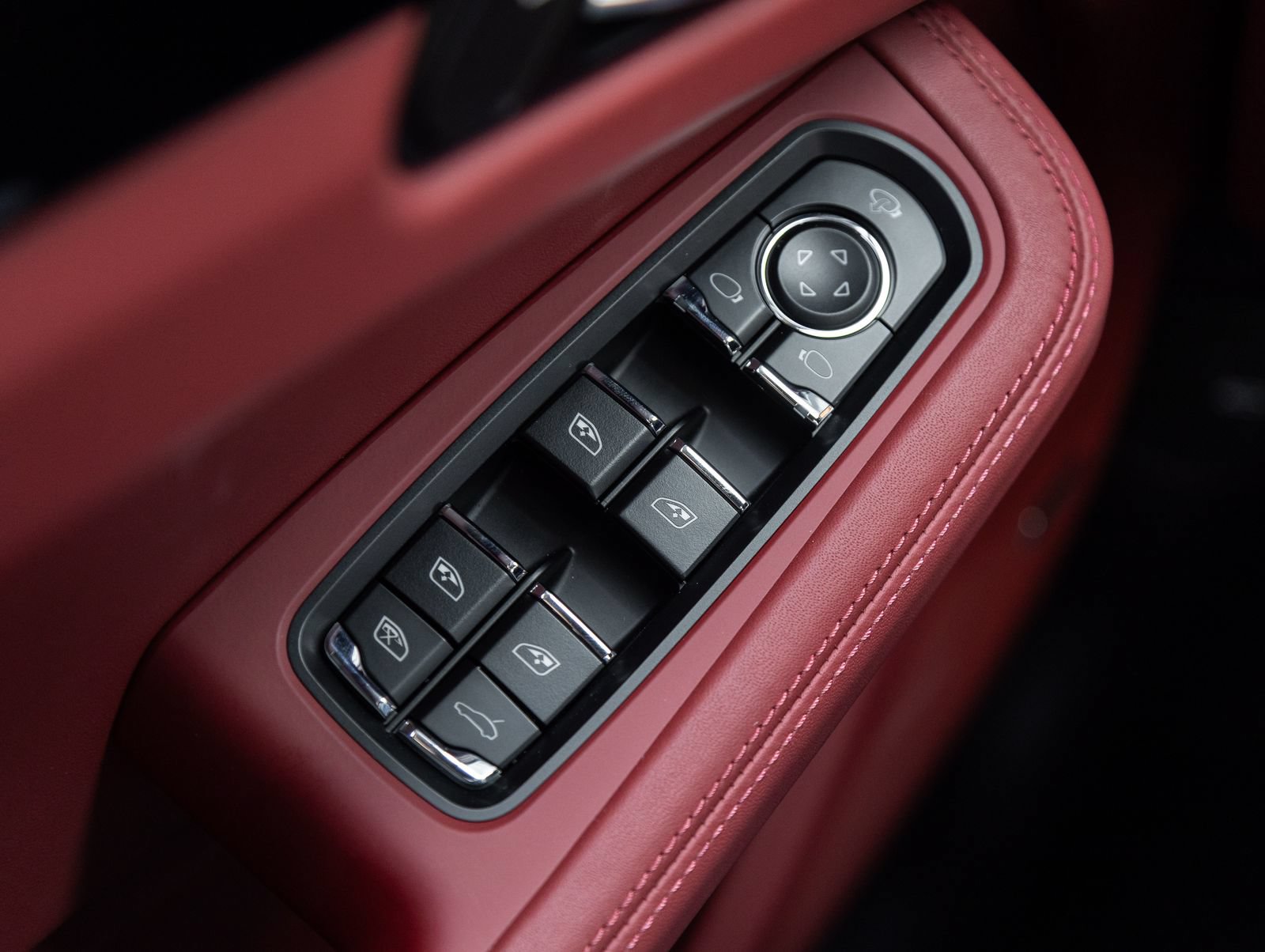 New 2026 Porsche Macan AWD/4WD image 19