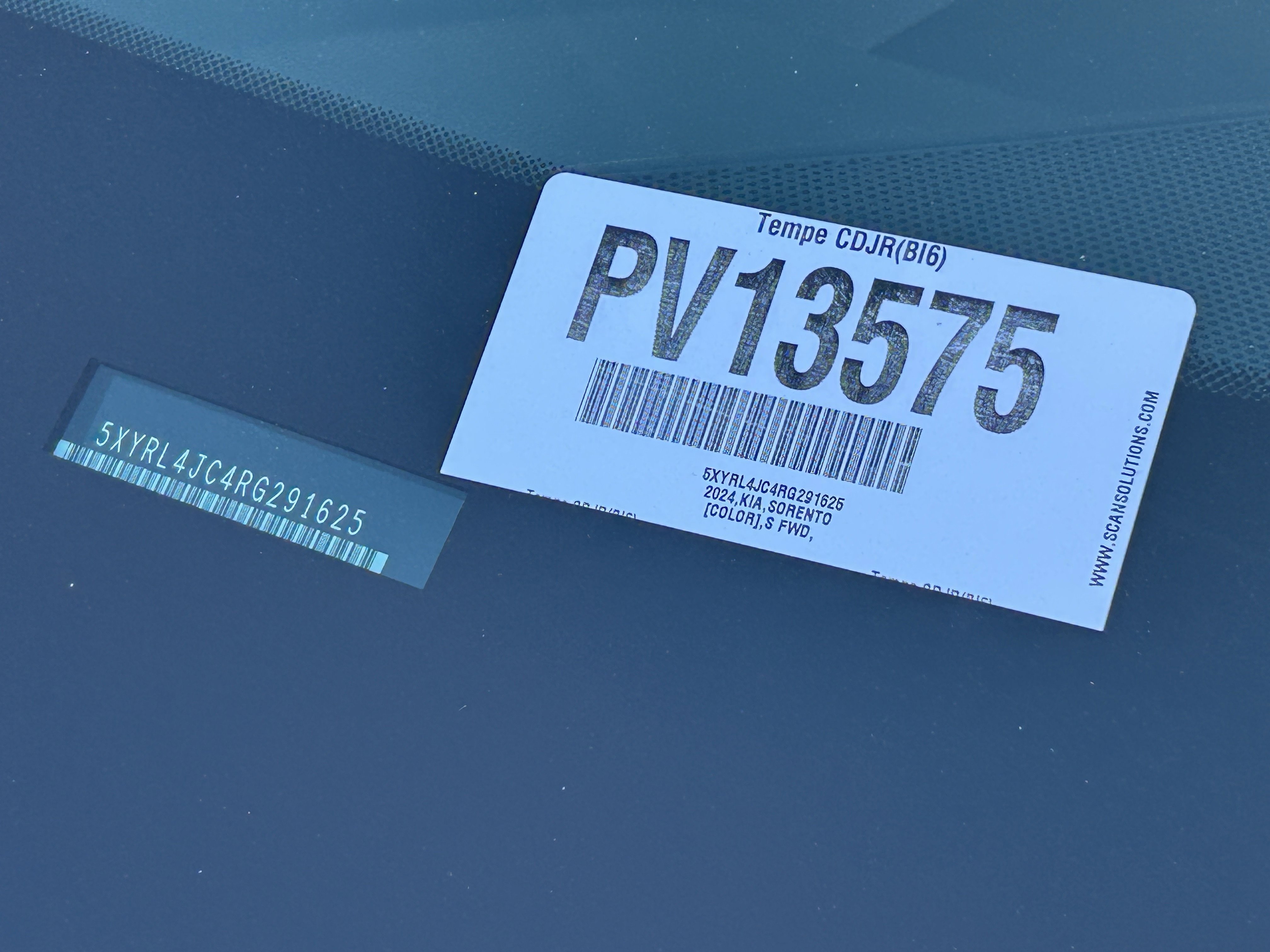 Certified 2024 Kia Sorento S image 31