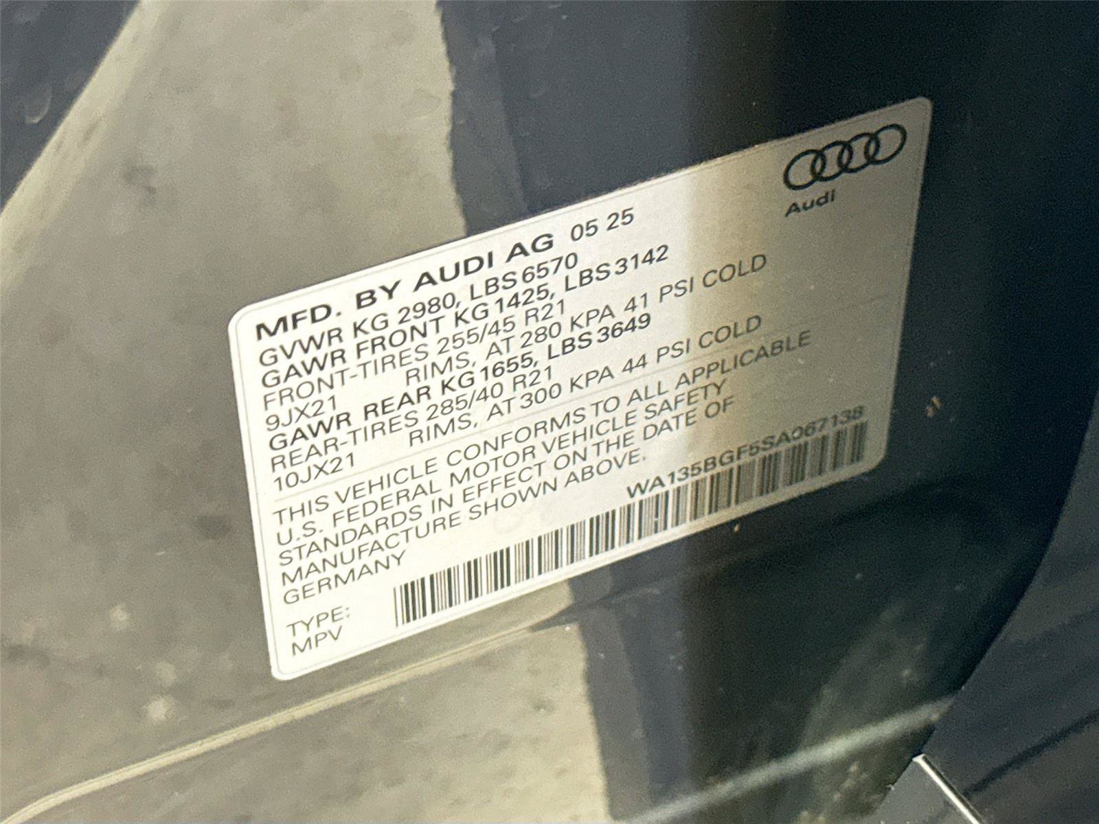 Certified 2025 Audi SQ6 e-tron Prestige w/ Black Edition One AWD/4WD image 33