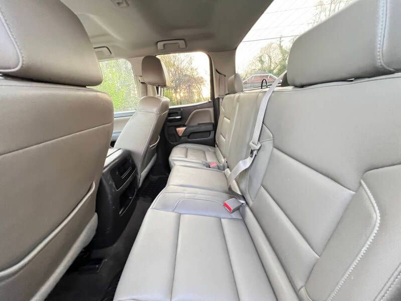 Used 2016 Chevrolet Silverado 2500 LTZ w/ LTZ Plus Package image 12
