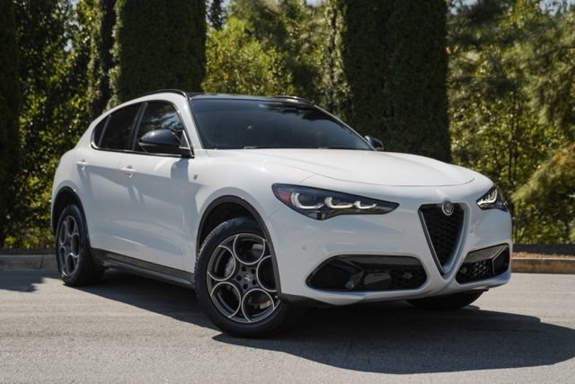 Used 2024 Alfa Romeo Stelvio Ti AWD/4WD image 5