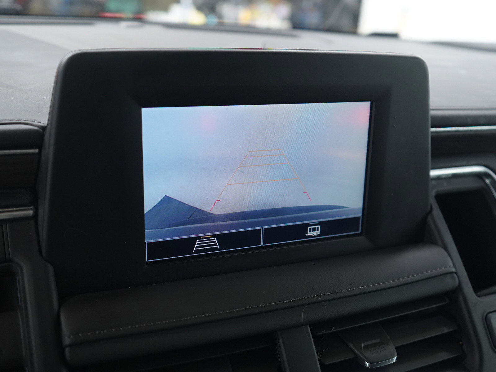 Used 2023 Chevrolet Suburban LS image 23