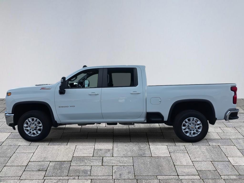 Used 2023 Chevrolet Silverado 2500 LT w/ Convenience Package image 4