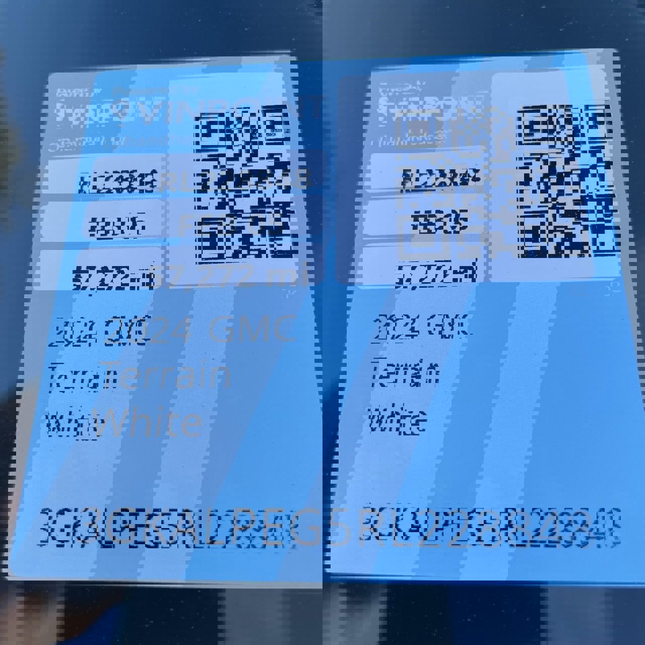 Used 2024 GMC Terrain SLT image 29