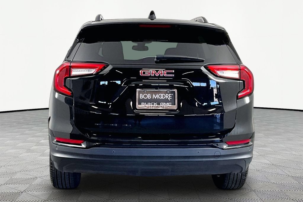Used 2024 GMC Terrain SLE w/ Driver Convenience Package FWD image 5
