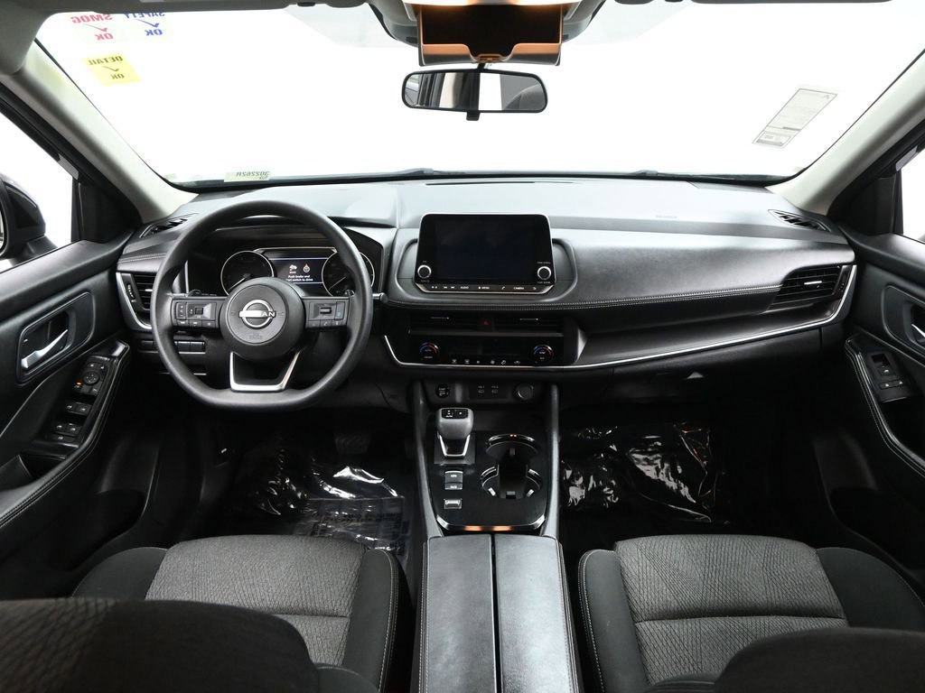 Used 2024 Nissan Rogue SV image 16