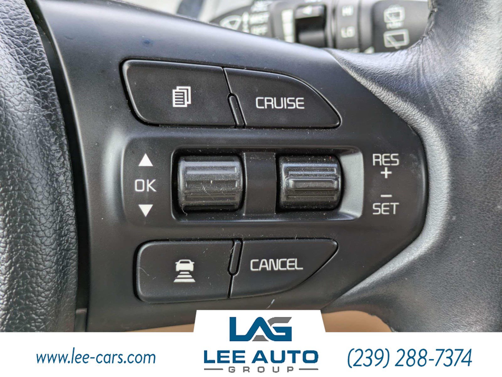 Used 2017 Kia Sedona SX Limited w/ Option Group 030 FWD image 23