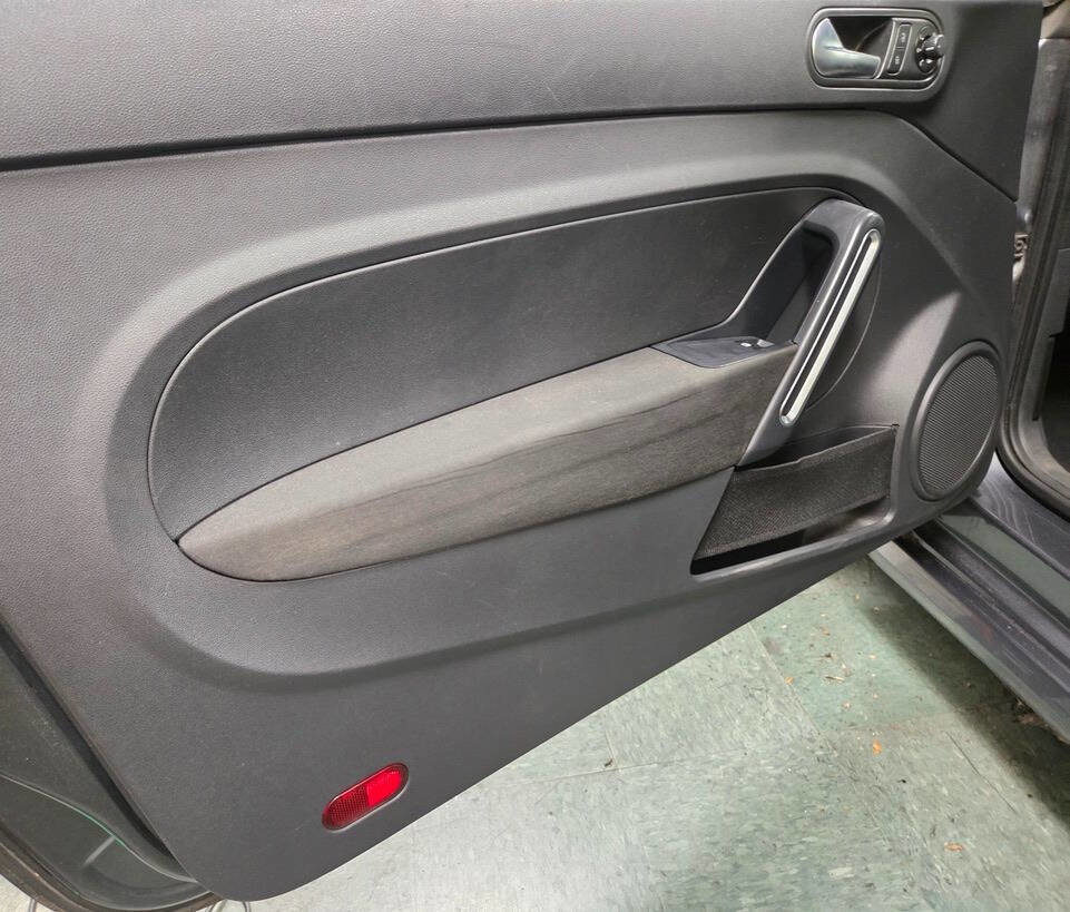 Used 2013 Volkswagen Beetle 2.5 image 22