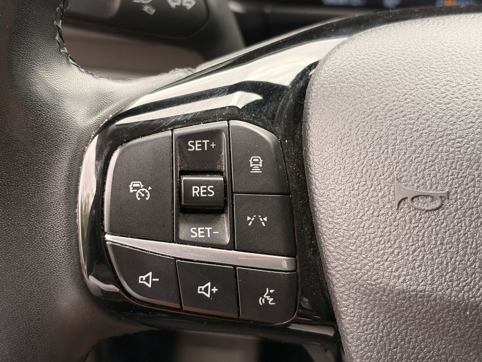 Used 2023 Ford Escape SE FWD image 32