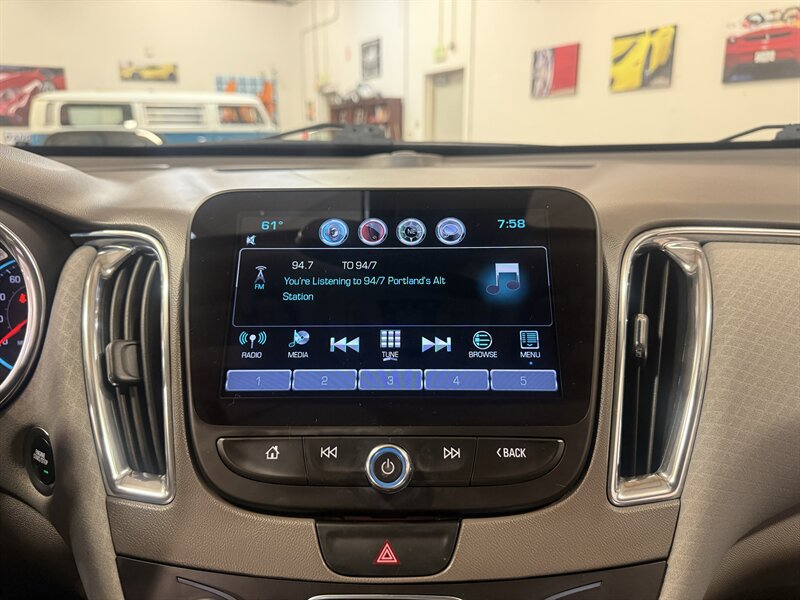 Used 2016 Chevrolet Malibu LT w/ Driver Confidence Package FWD image 23