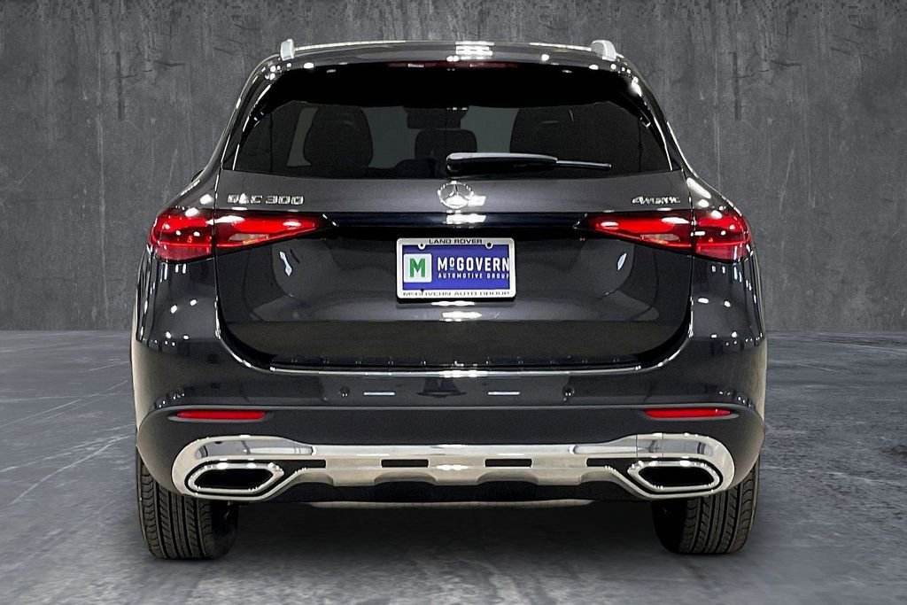 Used 2025 Mercedes-Benz GLC 300 4MATIC image 5