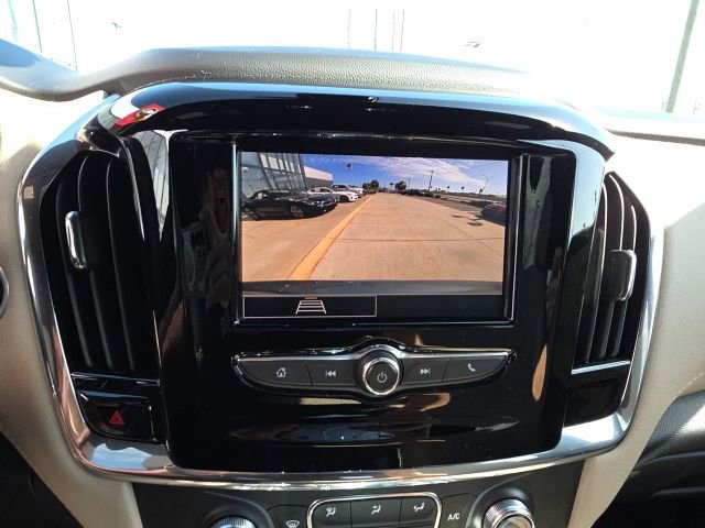 Used 2023 Chevrolet Traverse LS FWD image 19