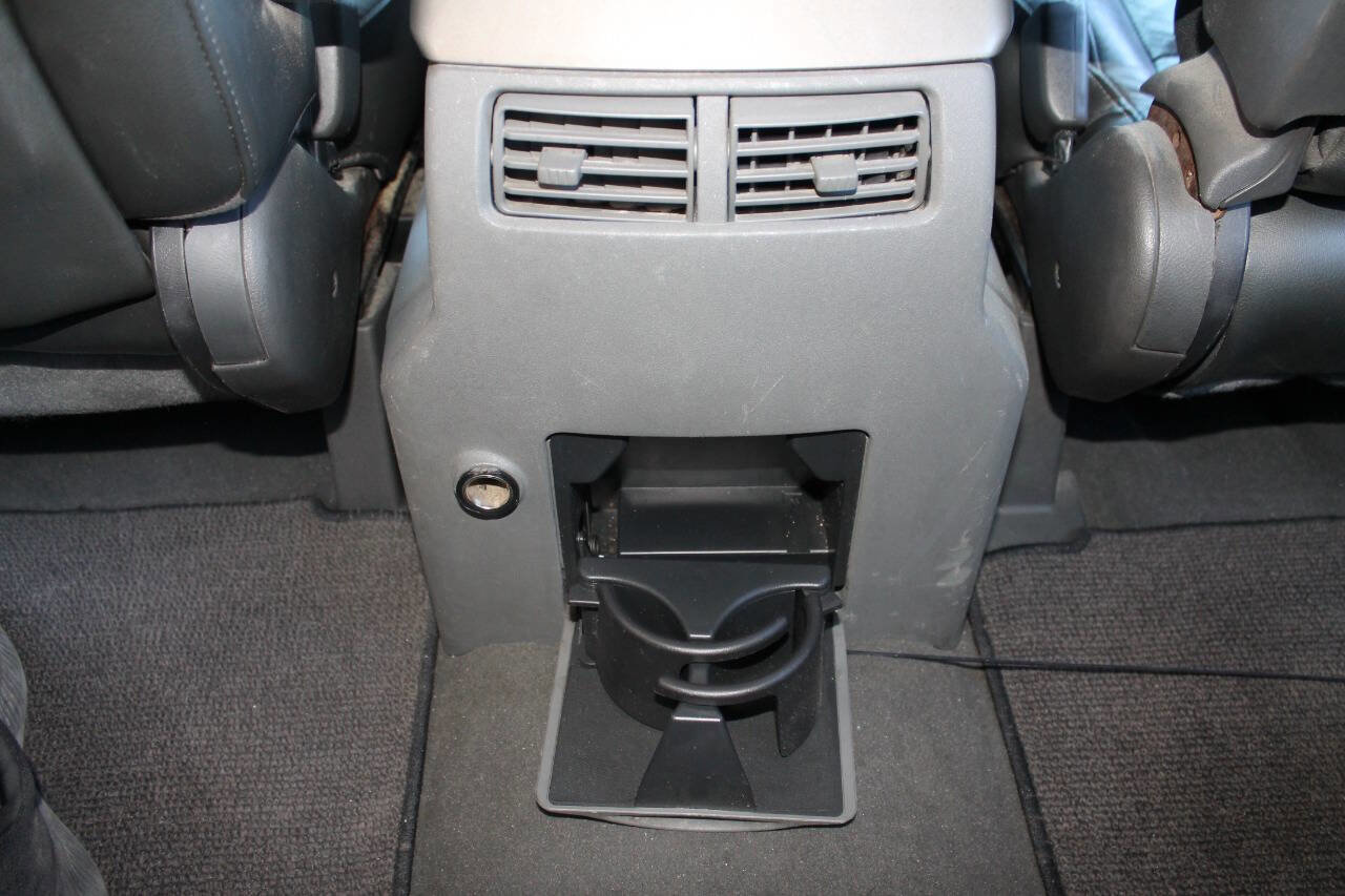 Used 2005 Nissan Titan LE w/ (R02) LE Off-Road Pkg image 39