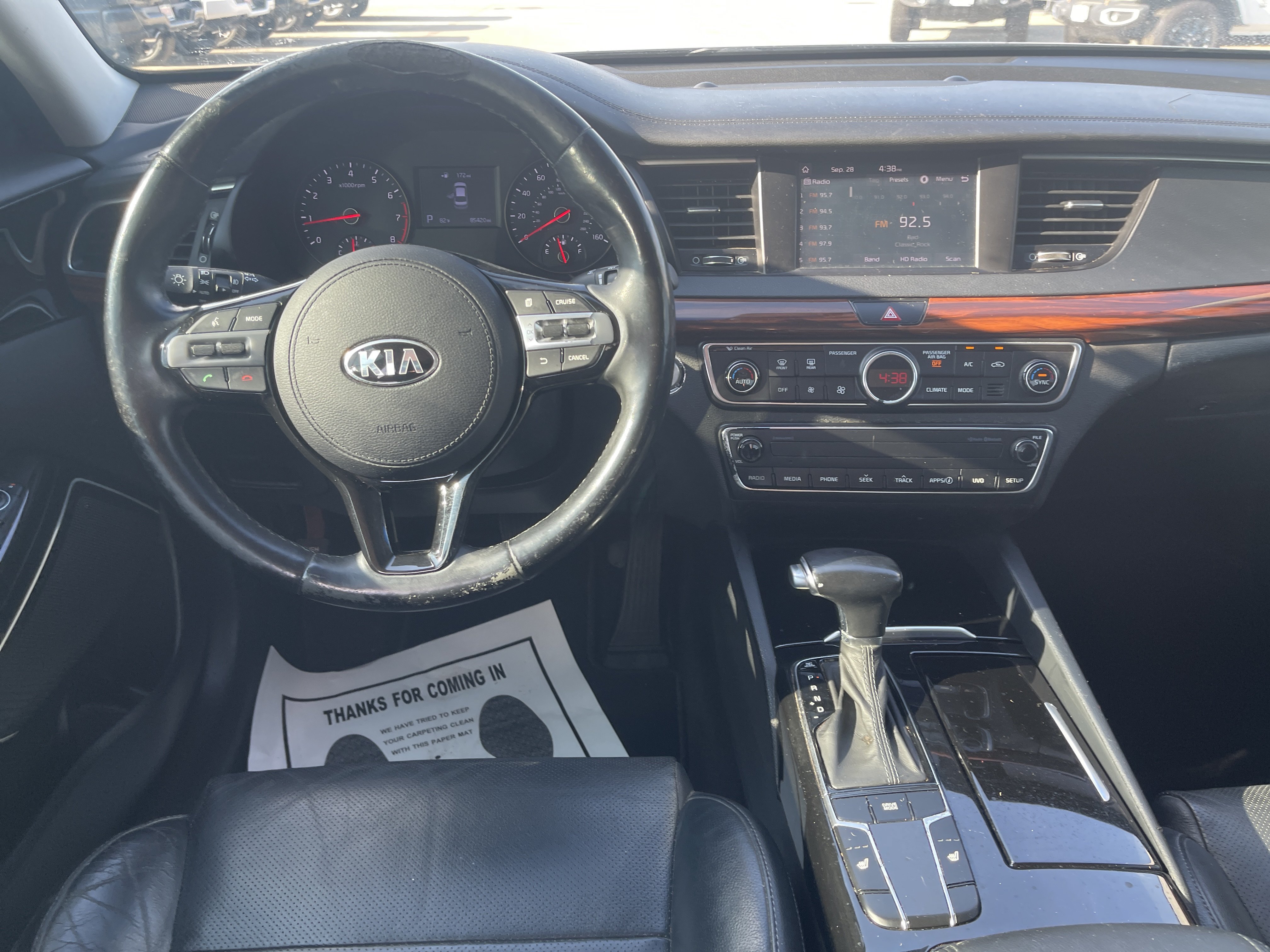 Used 2017 Kia Cadenza Premium FWD image 19