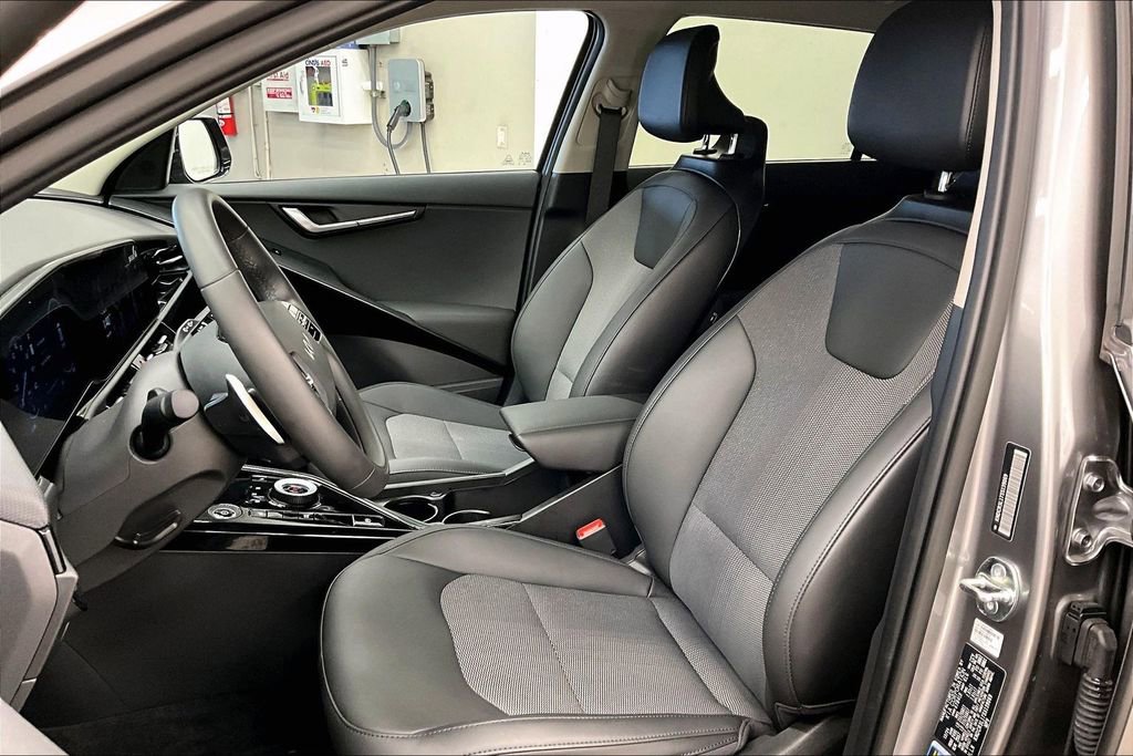 Used 2025 Kia Niro Wind FWD image 21