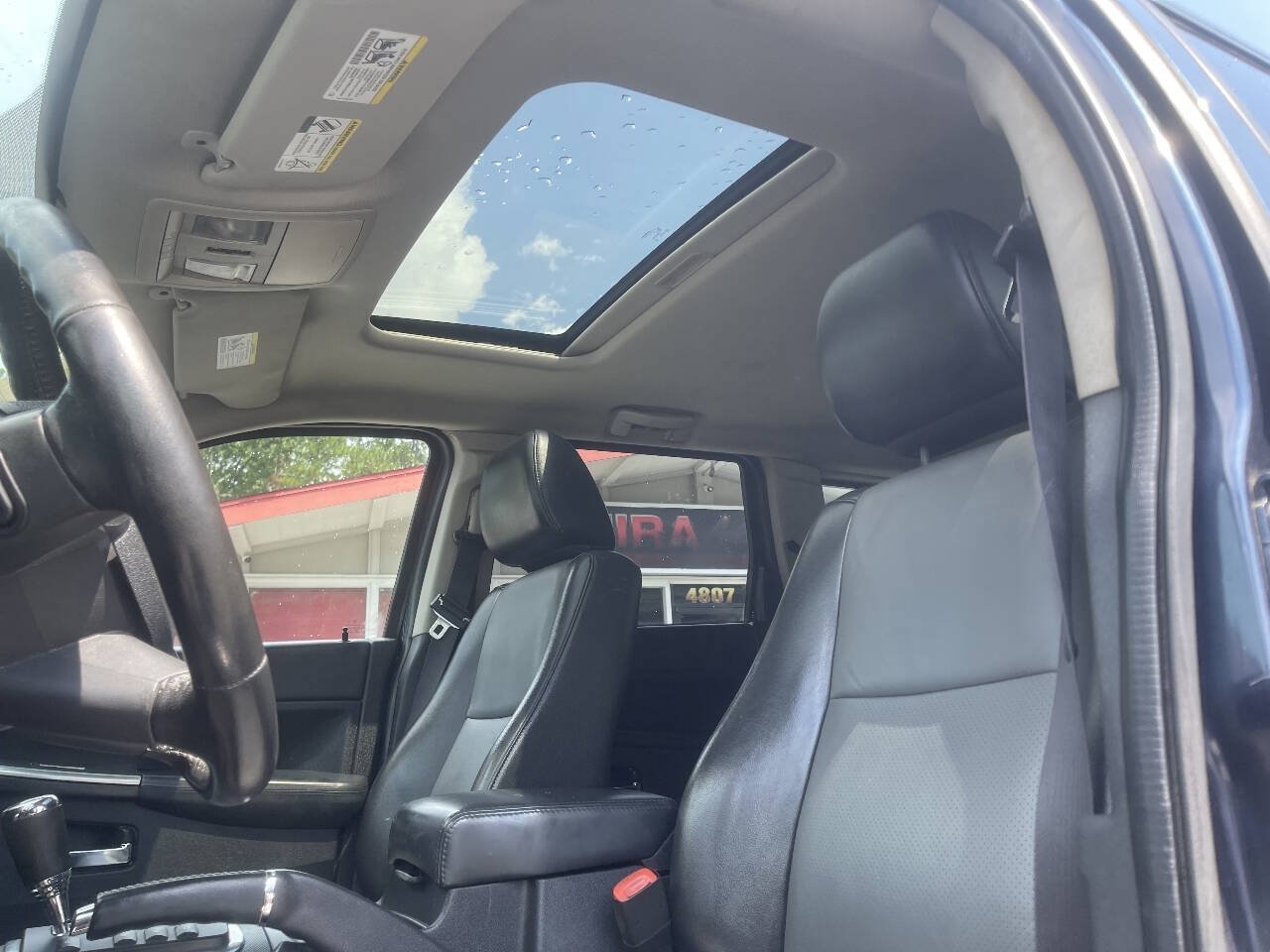 Used 2010 Jeep Grand Cherokee Laredo AWD/4WD image 19