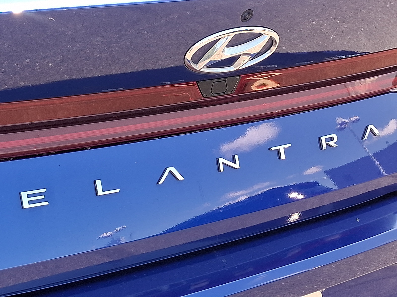 Used 2023 Hyundai Elantra Limited FWD image 30