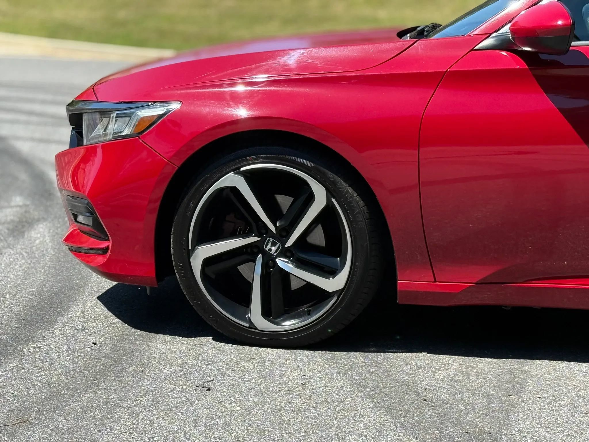 Used 2018 Honda Accord Sport image 8