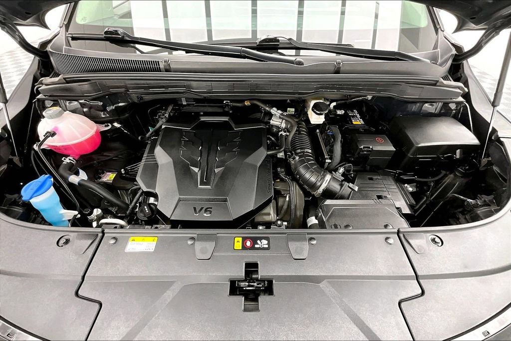 Used 2025 Kia Carnival image 10