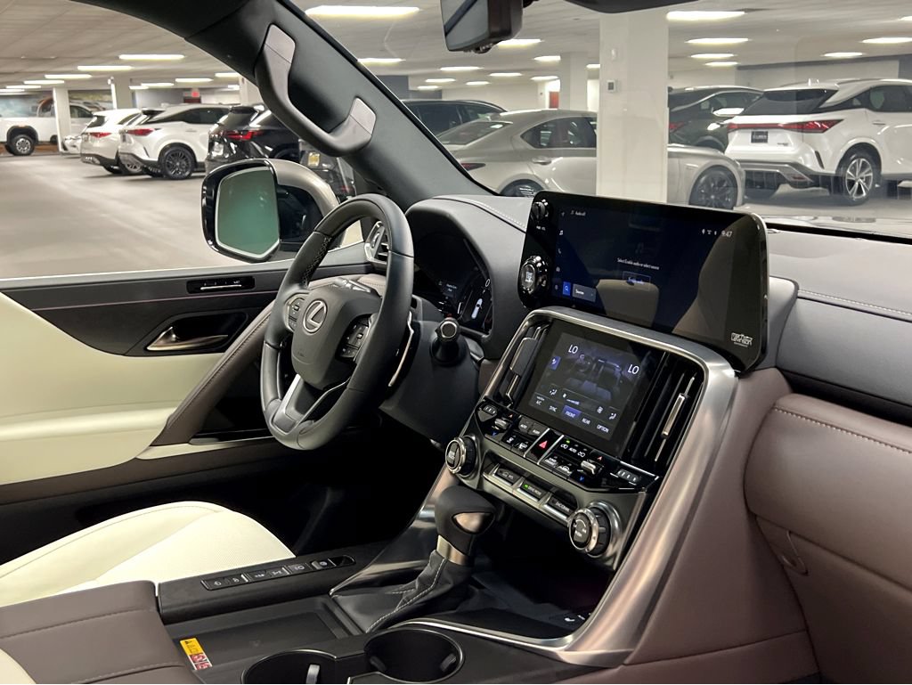 New 2026 Lexus LX 600 4WD w/ Luxury Package image 32