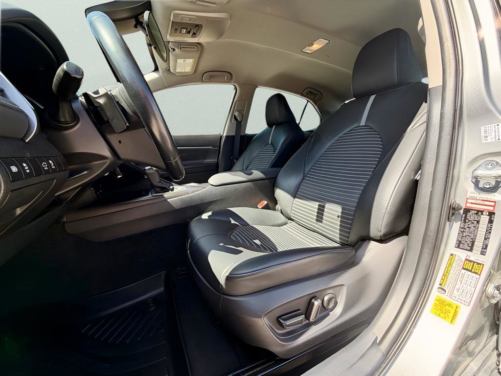 Used 2022 Toyota Camry SE image 12