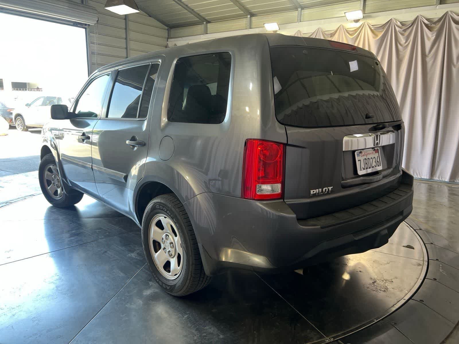 Used 2015 Honda Pilot LX image 9