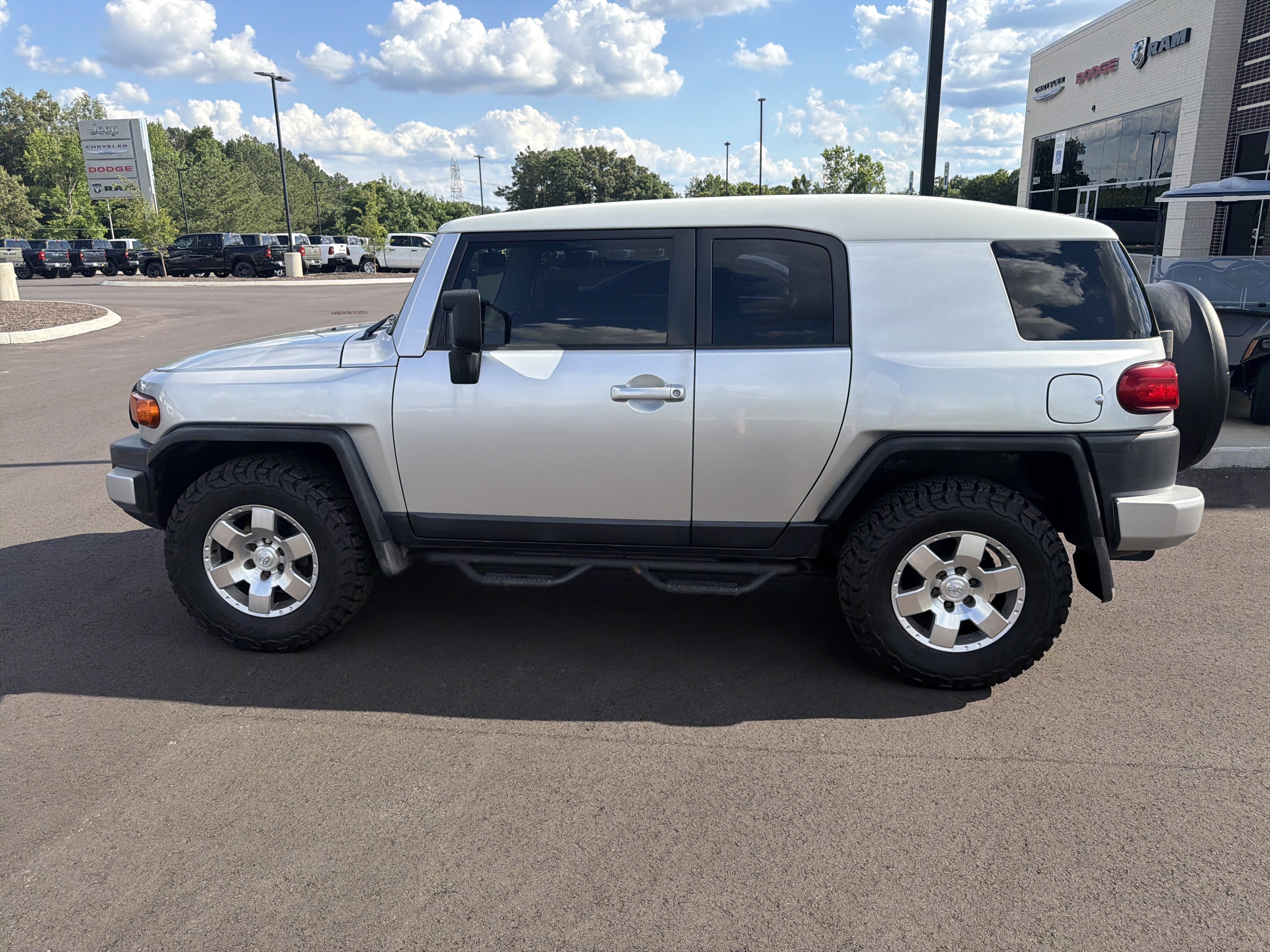 Used 2007 Toyota FJ Cruiser 4WD image 25