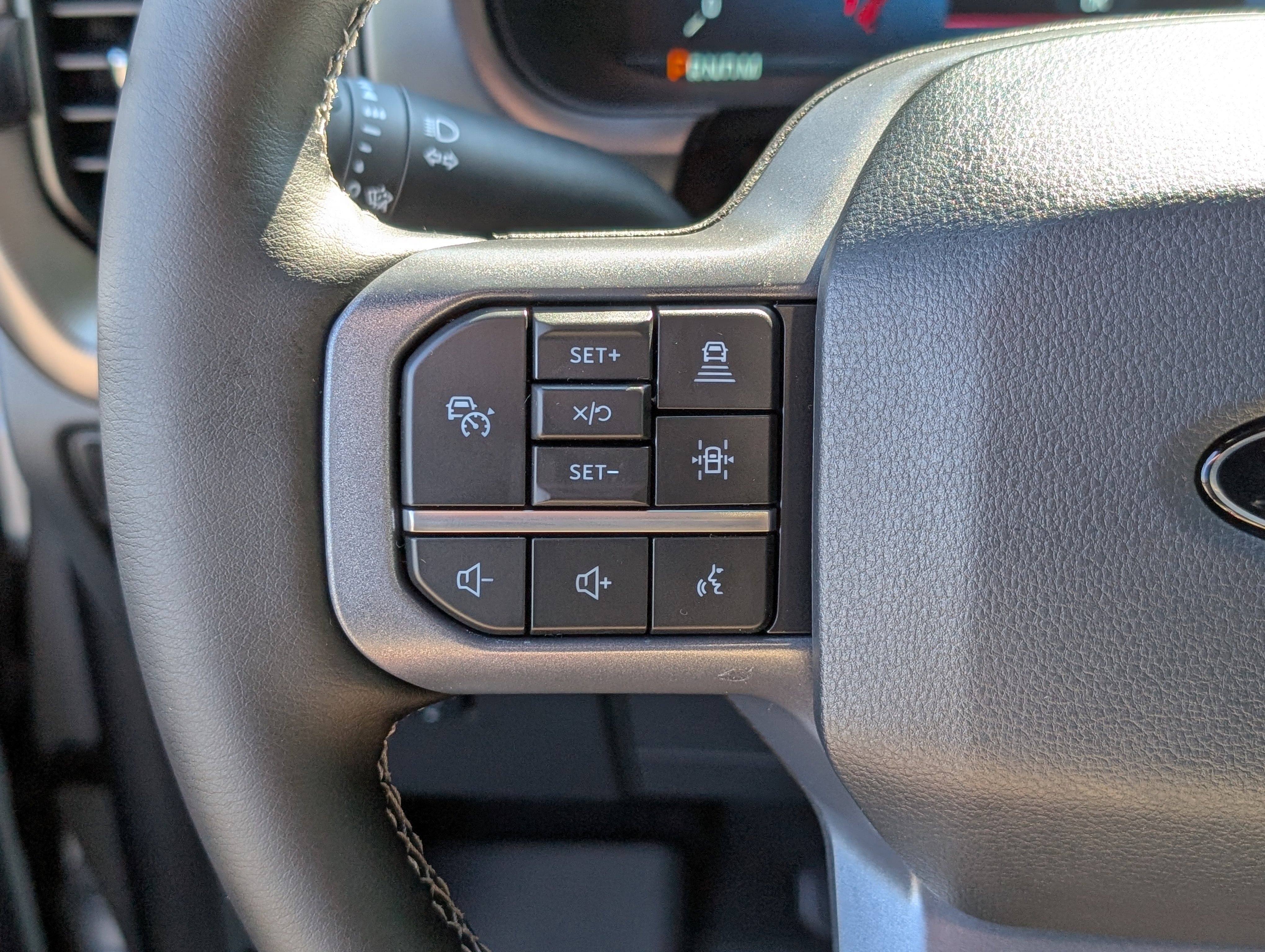 New 2025 Ford F150 Lariat w/ Equipment Group 502A High image 21