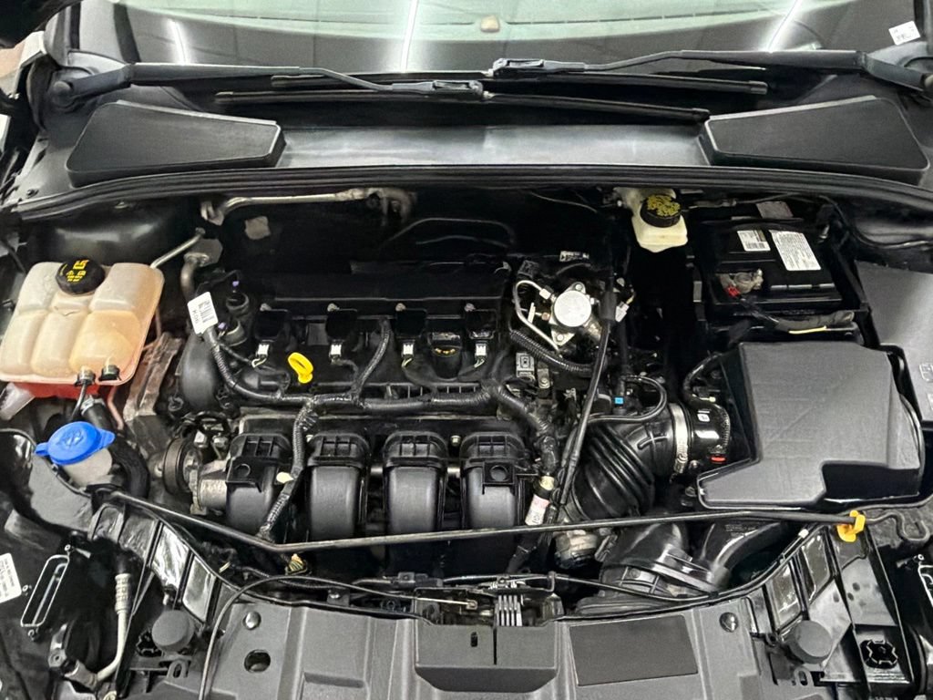 Used 2017 Ford Focus Titanium w/ Titanium Technology Package FWD image 31