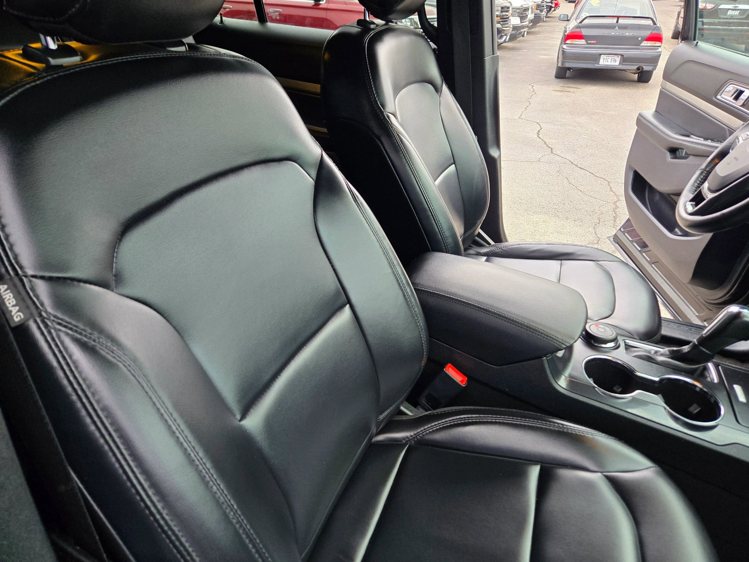 Used 2019 Ford Explorer XLT w/ Equipment Group 202A AWD/4WD image 73