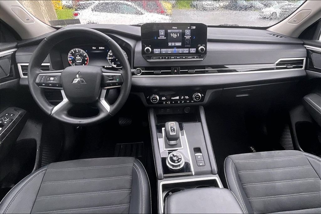 Used 2024 Mitsubishi Outlander SE AWD/4WD image 14