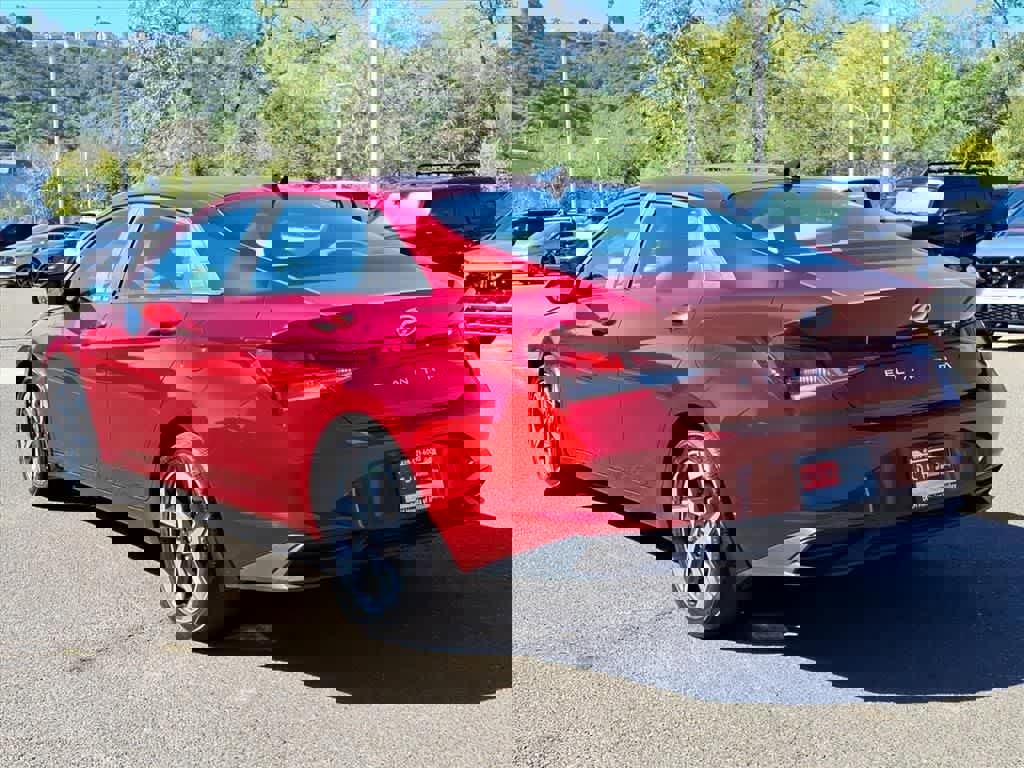 Used 2023 Hyundai Elantra SEL w/ Convenience Package image 7