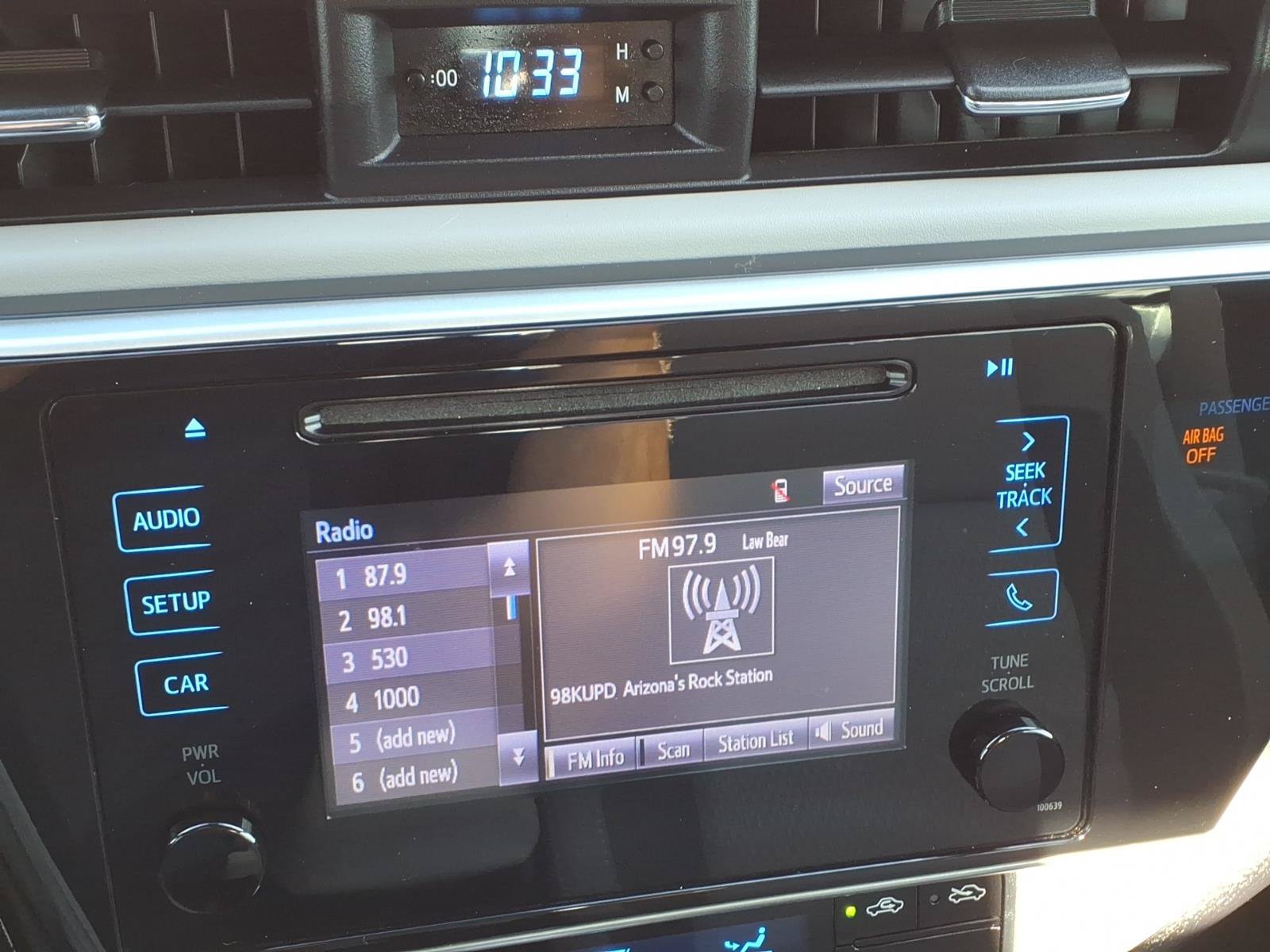Used 2018 Toyota Corolla LE w/ Carpet Mat Package (TMS) FWD image 16