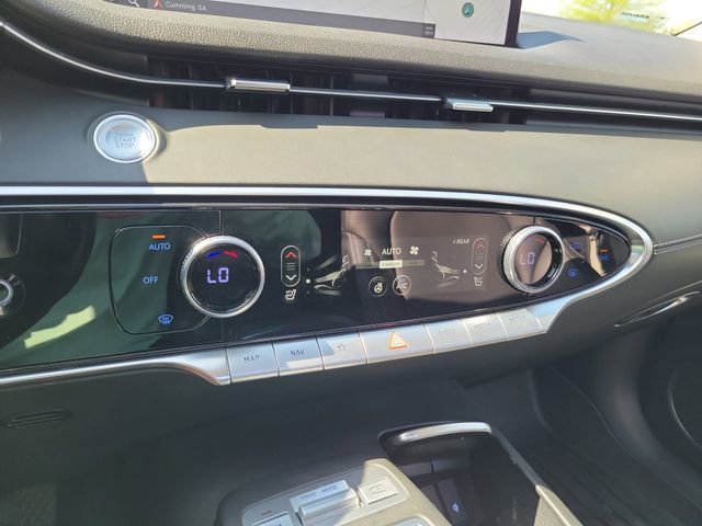 Used 2024 Genesis GV70 2.5T w/ Select Package AWD/4WD image 23