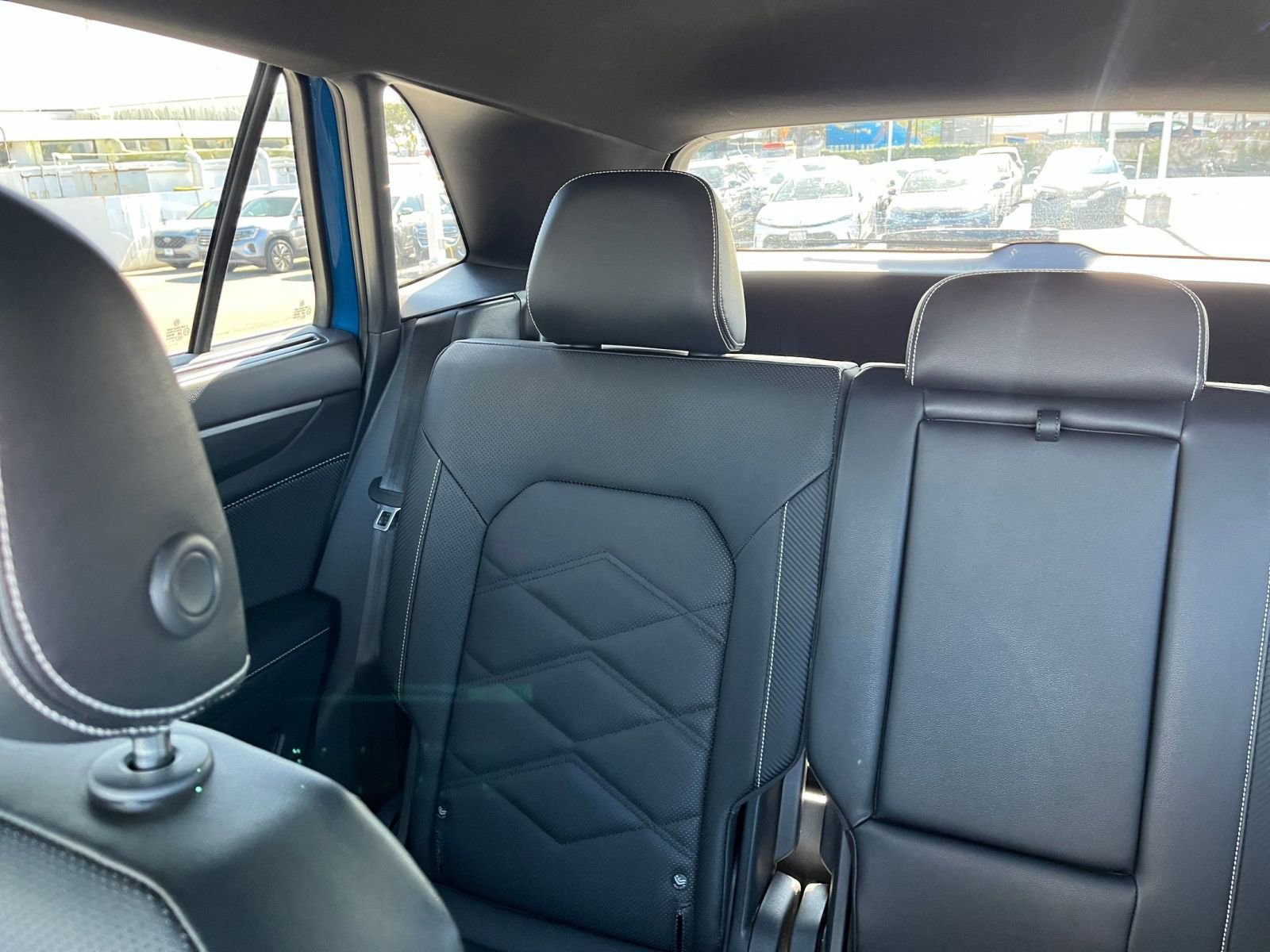 Used 2025 Volkswagen Atlas Cross Sport SE image 39