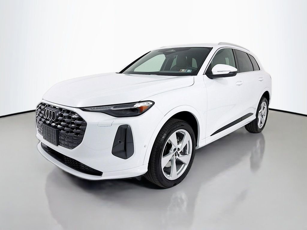 Used 2025 Audi Q5 Premium Plus w/ Premium Plus AWD/4WD image 3