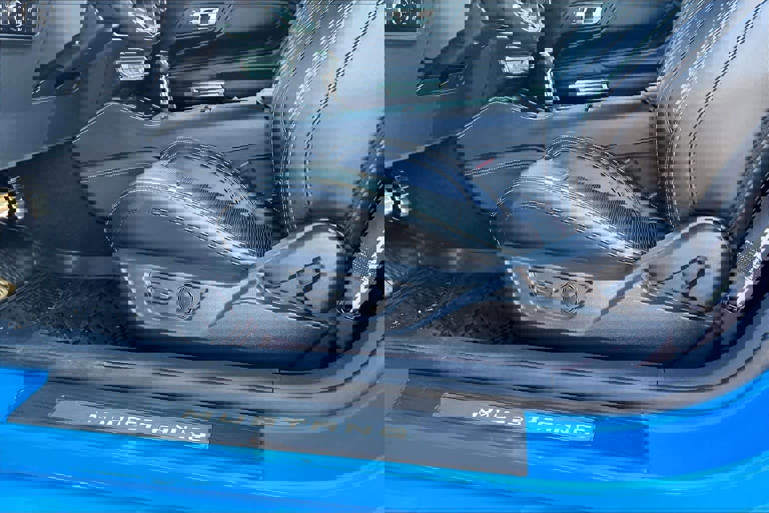 Used 2024 Ford Mustang GT Premium image 33