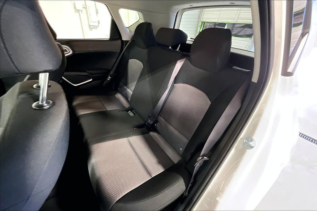 Used 2025 Kia Soul LX image 34