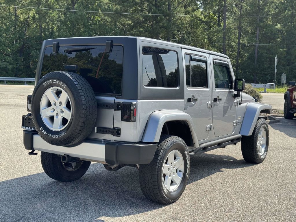 Used 2013 Jeep Wrangler Unlimited Sahara w/ Dual Top Group AWD/4WD image 20