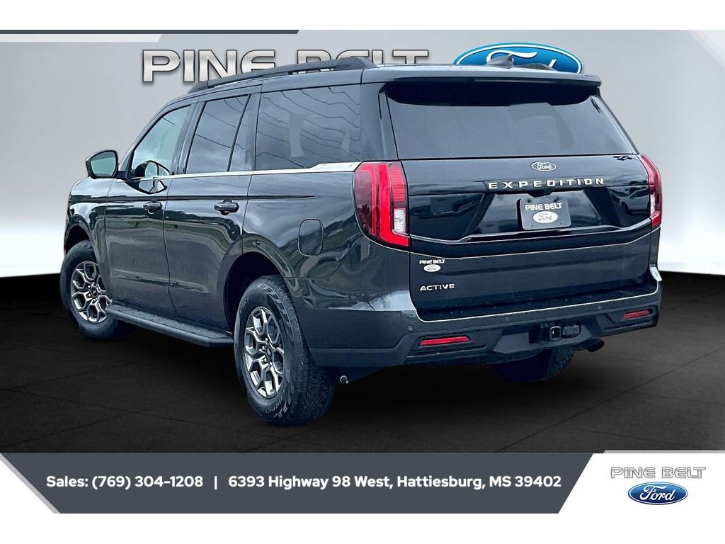 Used 2025 Ford Expedition Active RWD image 2
