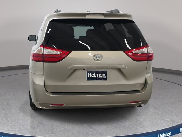 Used 2016 Toyota Sienna LE image 7