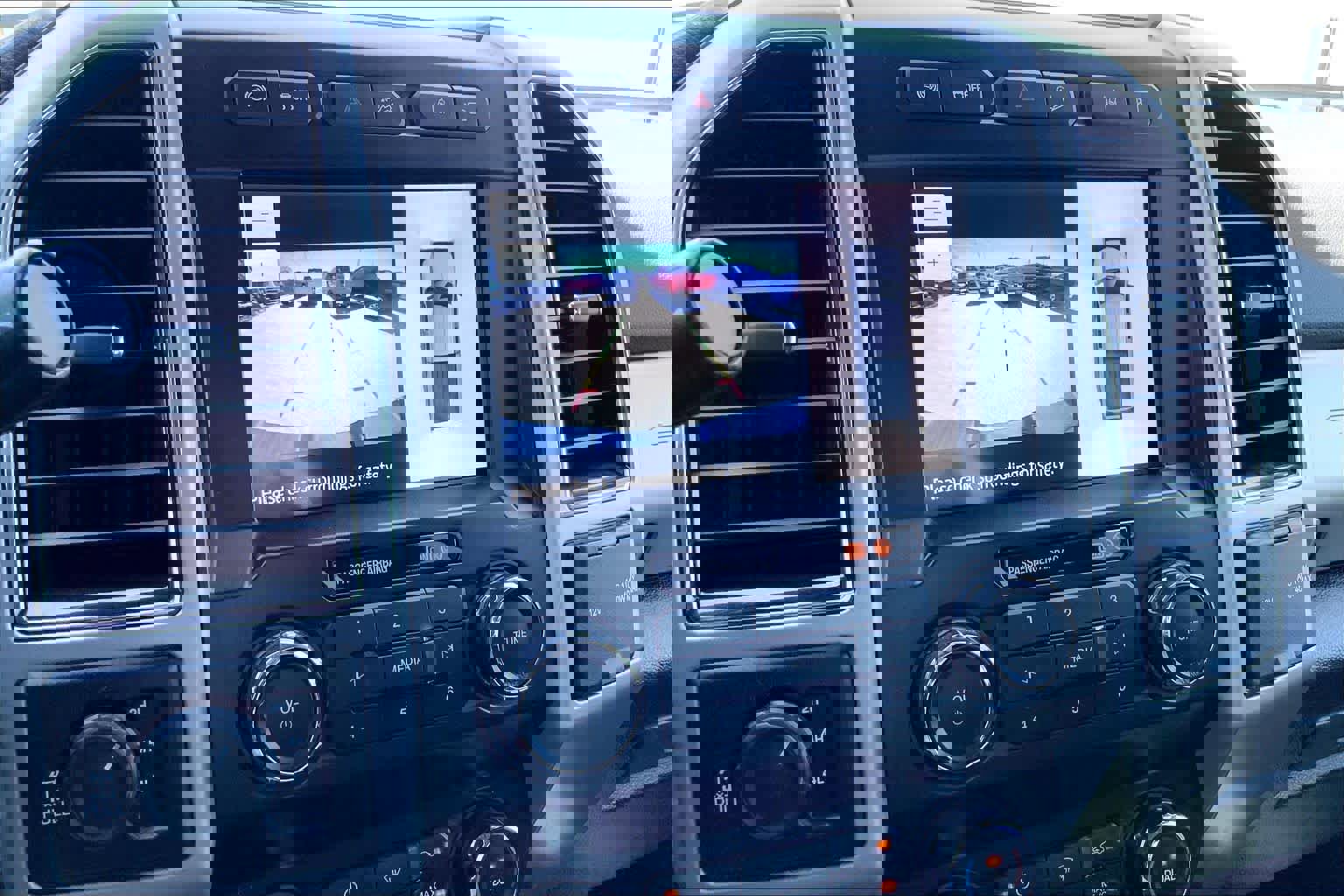 Used 2019 Ford F250 Lariat w/ Lariat Ultimate Package AWD/4WD image 27