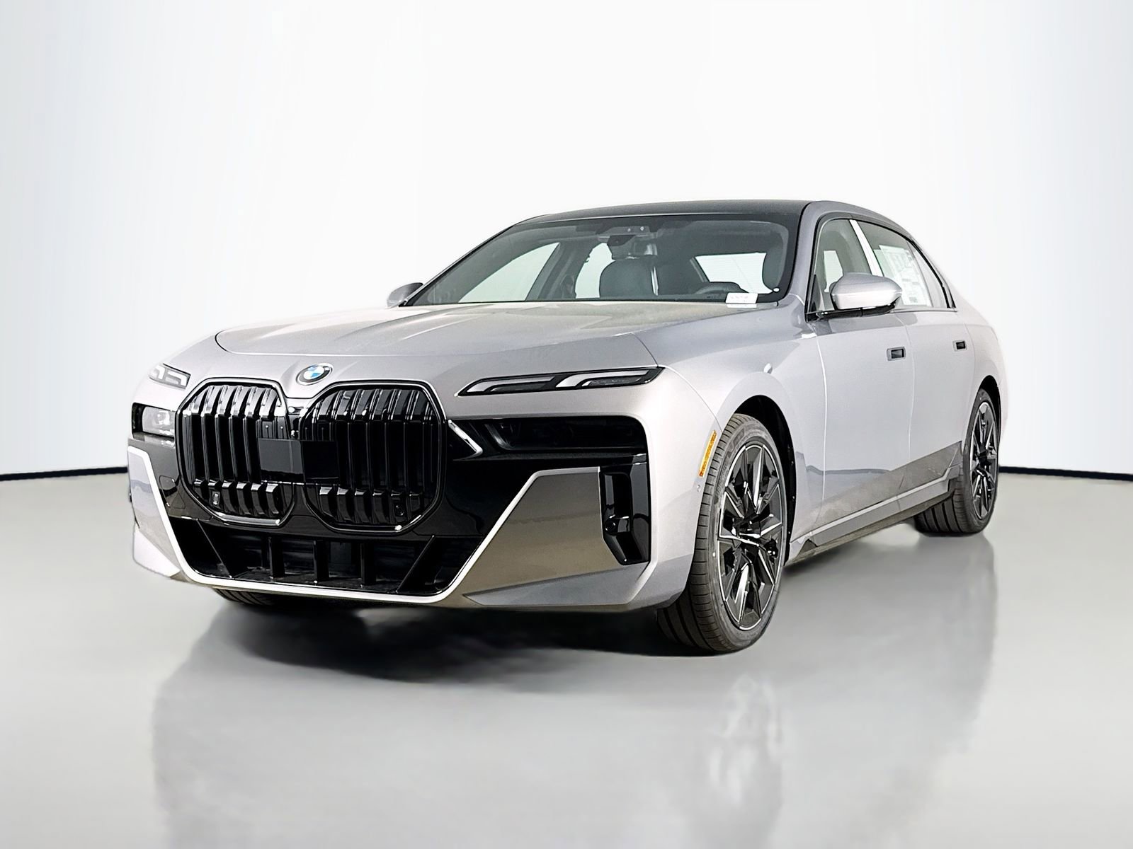 New 2026 BMW 760i xDrive image 3