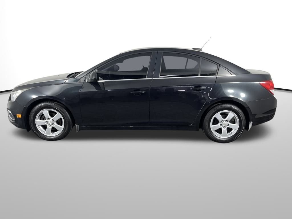 Used 2015 Chevrolet Cruze LT w/ Technology Package image 16