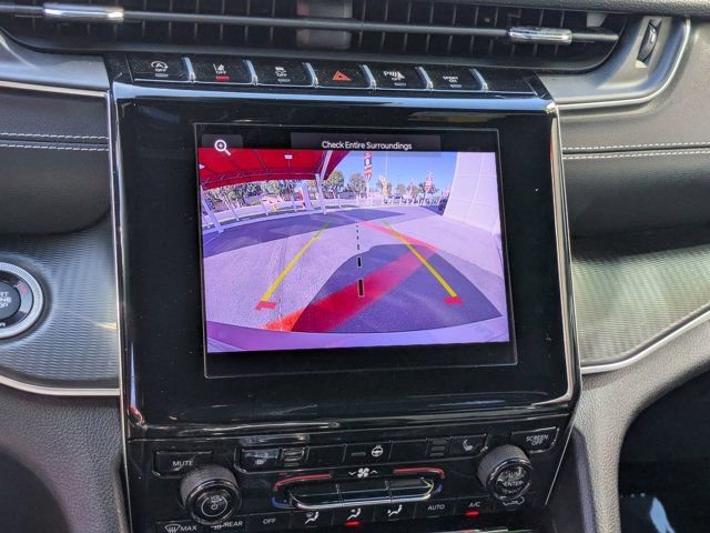 Used 2023 Jeep Grand Cherokee L Laredo AWD/4WD image 21