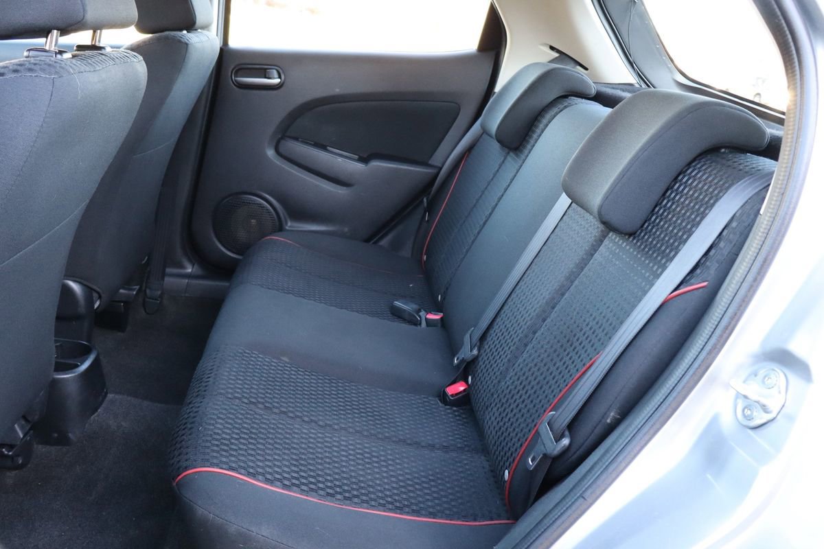 Used 2012 MAZDA MAZDA2 Touring image 23