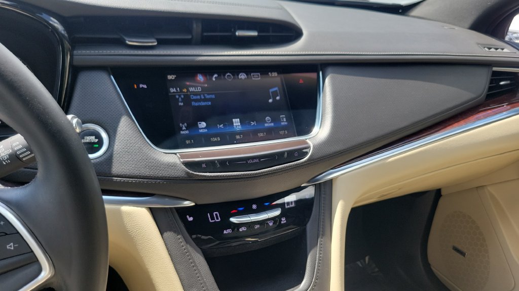 Used 2017 Cadillac XT5 Luxury w/ Driver Awareness Package AWD/4WD image 17